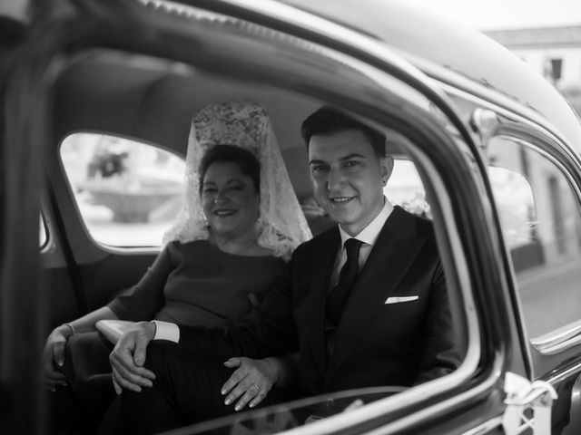 La boda de Angela y Pedro en La Palma Del Condado, Huelva 34