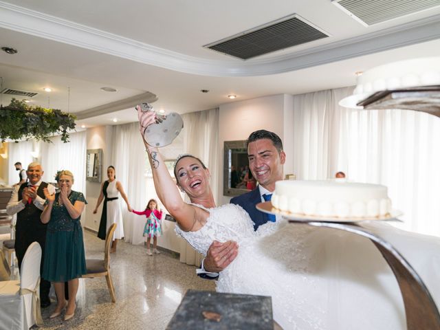 La boda de Rubén y Pepi en Alginet, Valencia 4
