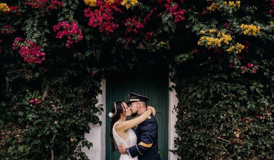 La boda de Amparo y Javi  en Valencia, Valencia