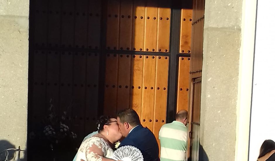 La boda de Carlos y Mila en Santa Amalia, Badajoz