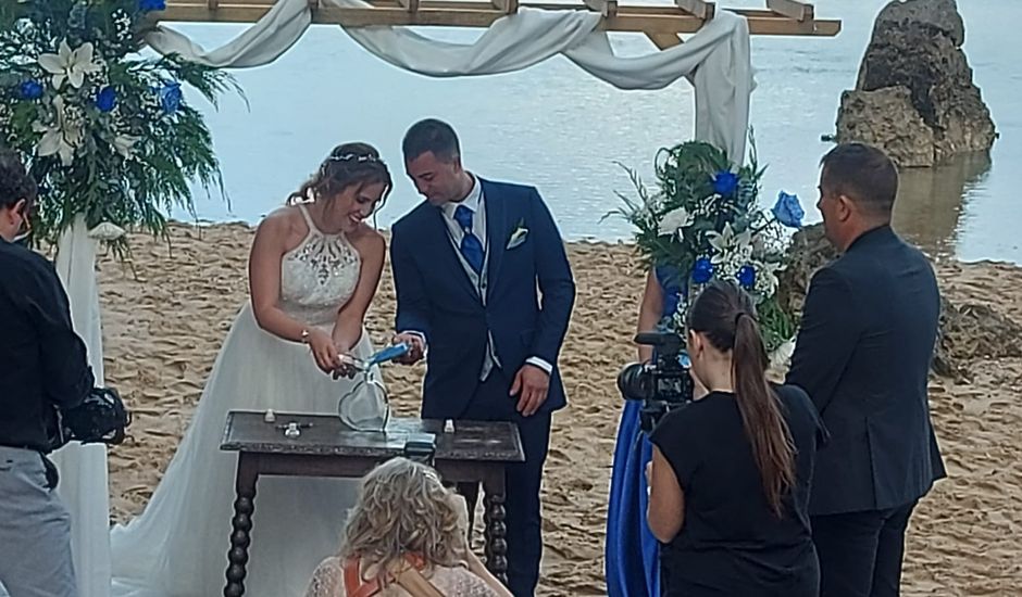 La boda de Cristian y Mónica  en Isla, Cantabria