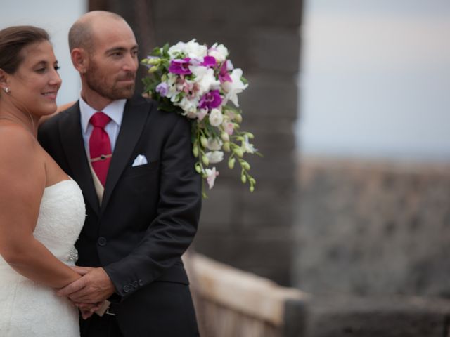 La boda de Jacopo y Azahara en Playa Blanca (Yaiza), Las Palmas 25