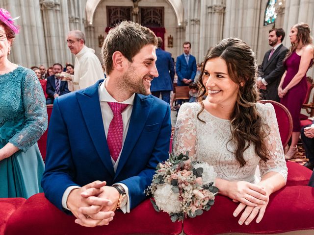 La boda de Enrique y Bárbara  en Madrid, Madrid 29