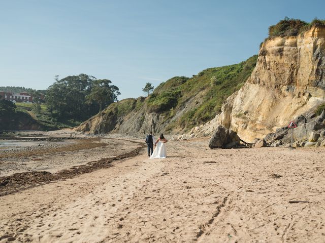 La boda de Javi y Cova en Colloto (Siero), Asturias 2