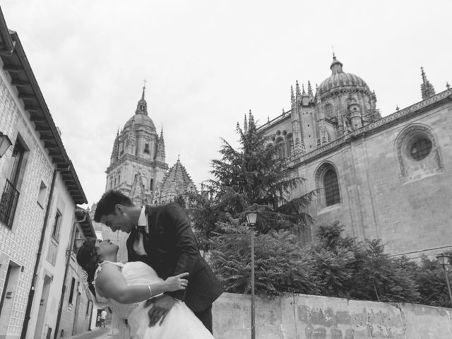 La boda de Javier y Virginia en Santa Marta De Tormes, Salamanca 71