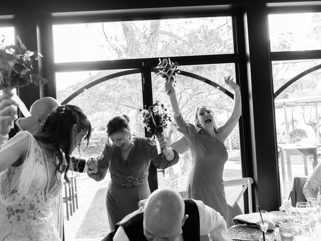 La boda de Víctor y Laura en Talamanca Del Jarama, Madrid 55
