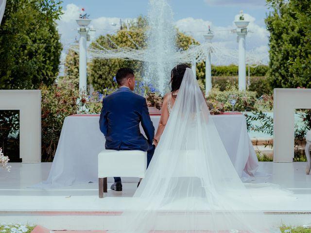 La boda de Renzo y Dayanna  en Madrid, Madrid 10