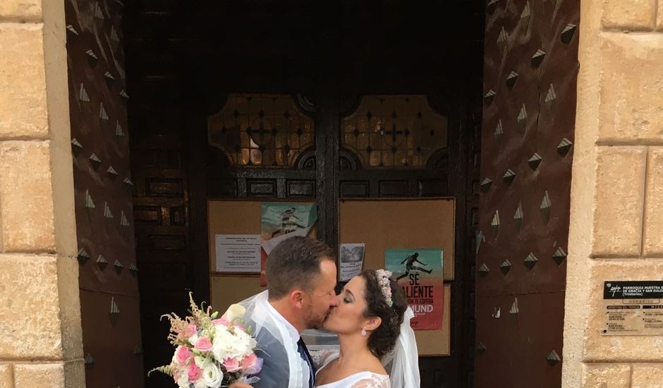 La boda de Juan Antonio y Puri en Córdoba, Córdoba