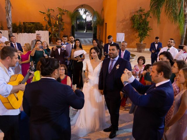 La boda de Miriam y Rafa en Dos Hermanas, Sevilla 36