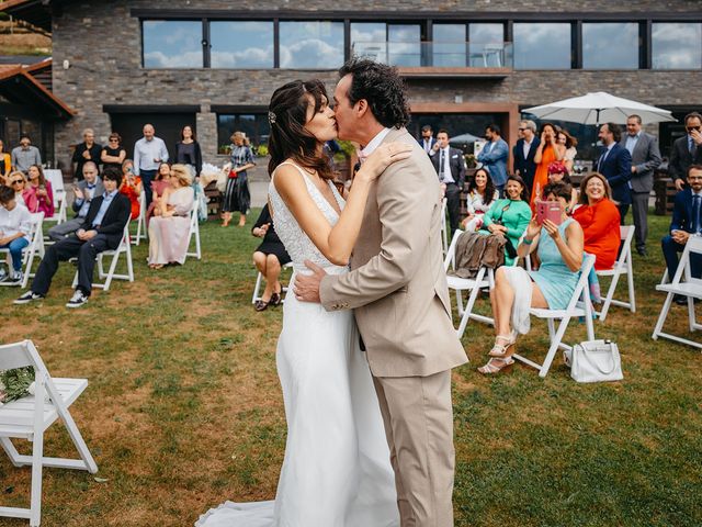 La boda de Xabier y Estefanía en Orio, Guipúzcoa 30