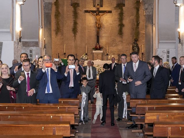 La boda de Gareth y Marta en Sevilla, Sevilla 18