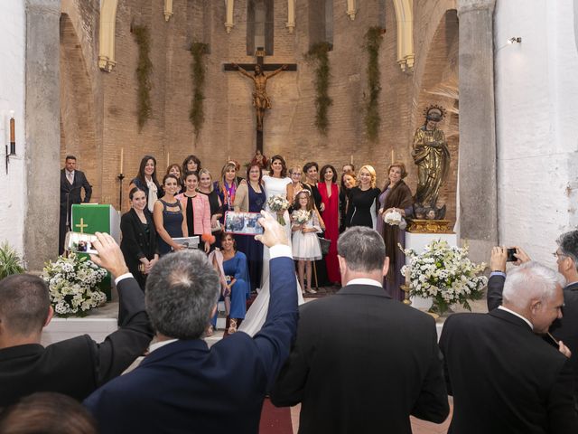 La boda de Gareth y Marta en Sevilla, Sevilla 1