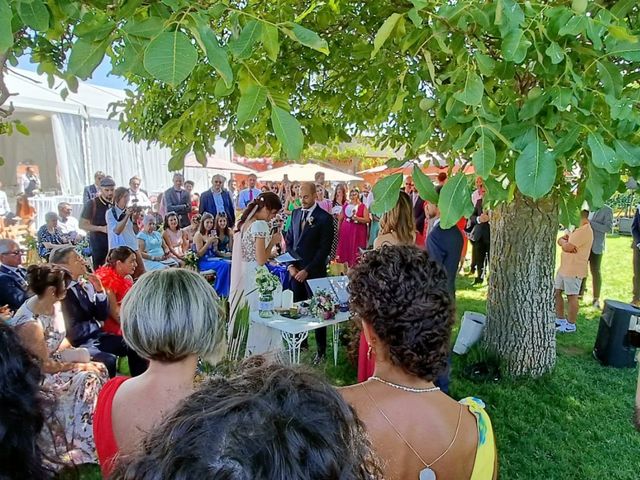 La boda de Lucía  y Jonatan  en Villanueva De Jamuz, León 2