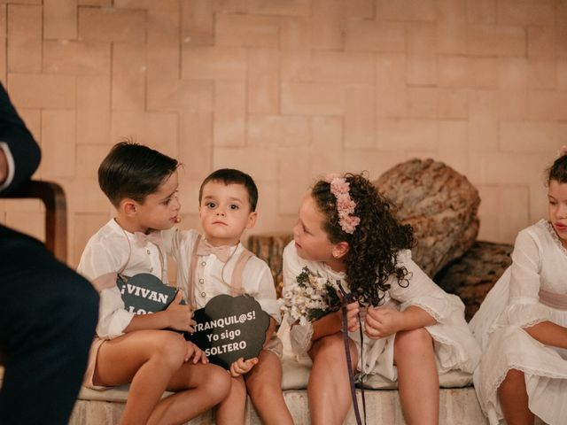 La boda de Lour y Jonny en Pozuelo De Calatrava, Ciudad Real 91