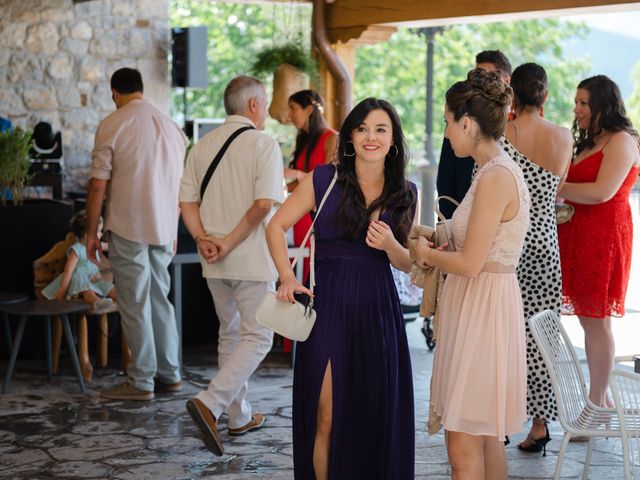 La boda de Jon y Alba en Bilbao, Vizcaya 36