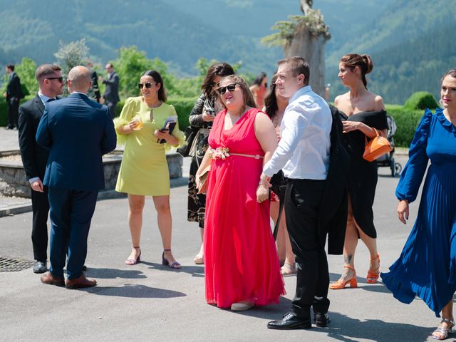 La boda de Jon y Alba en Bilbao, Vizcaya 38