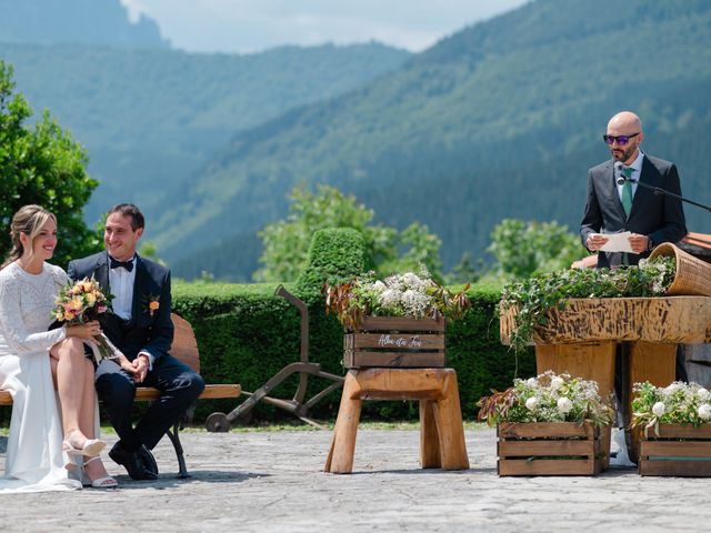 La boda de Jon y Alba en Bilbao, Vizcaya 145