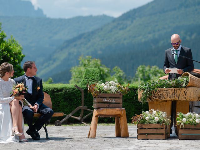 La boda de Jon y Alba en Bilbao, Vizcaya 146