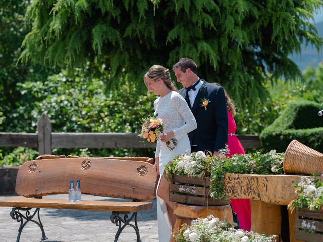 La boda de Jon y Alba en Bilbao, Vizcaya 220