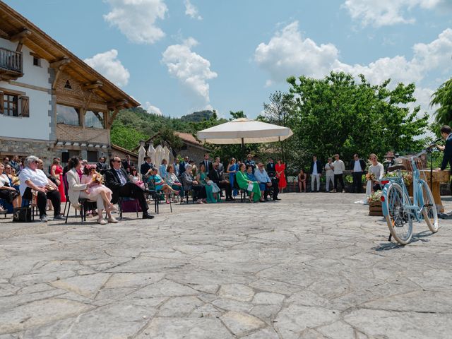 La boda de Jon y Alba en Bilbao, Vizcaya 233