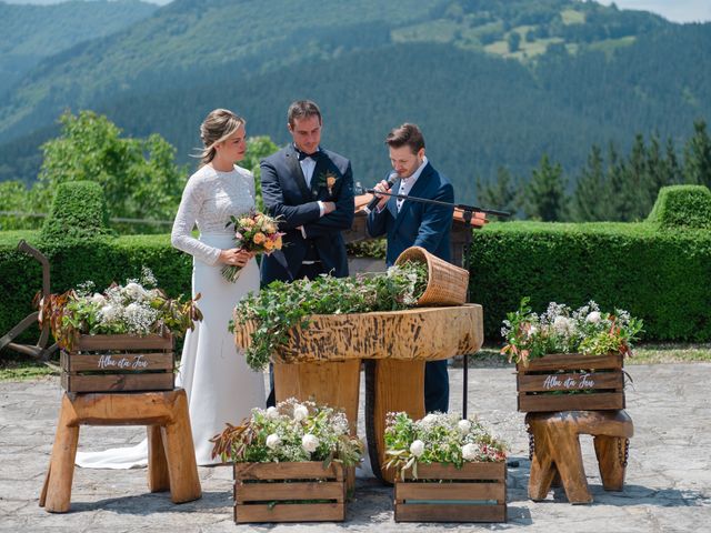 La boda de Jon y Alba en Bilbao, Vizcaya 237