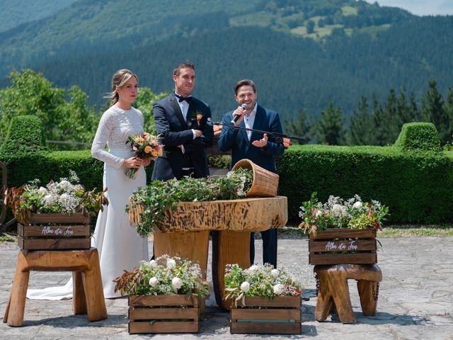 La boda de Jon y Alba en Bilbao, Vizcaya 239