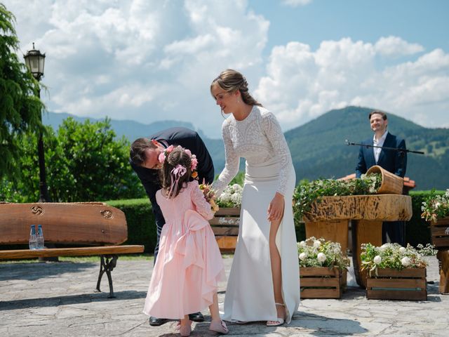 La boda de Jon y Alba en Bilbao, Vizcaya 249