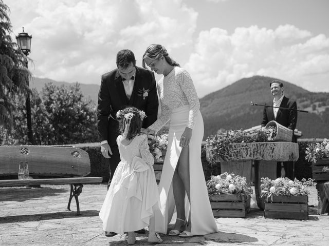 La boda de Jon y Alba en Bilbao, Vizcaya 250