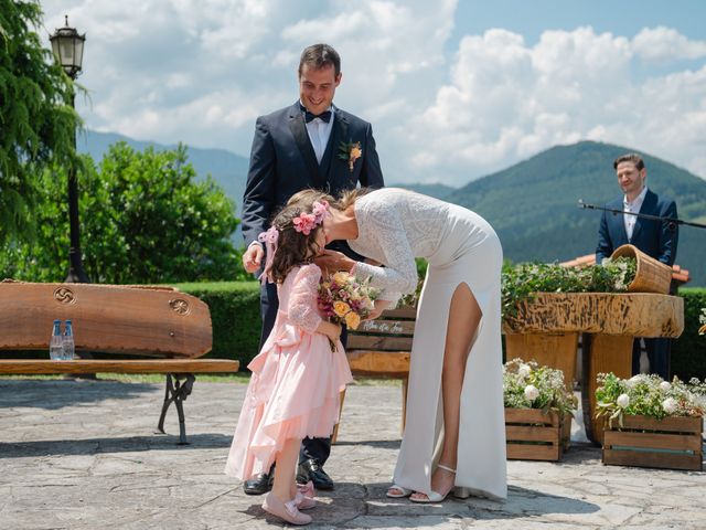 La boda de Jon y Alba en Bilbao, Vizcaya 253