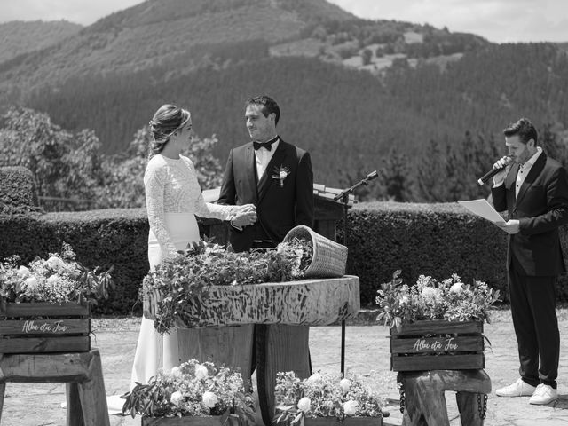 La boda de Jon y Alba en Bilbao, Vizcaya 260