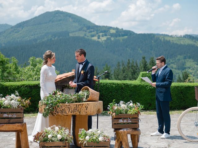 La boda de Jon y Alba en Bilbao, Vizcaya 275