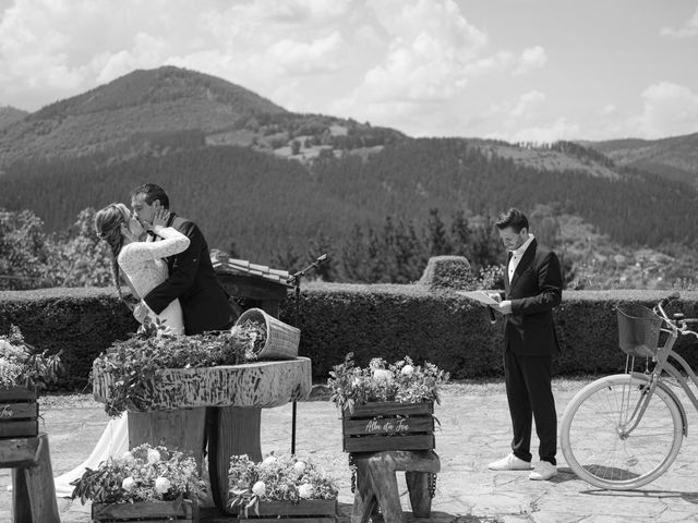 La boda de Jon y Alba en Bilbao, Vizcaya 285