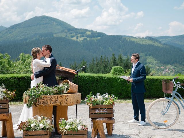 La boda de Jon y Alba en Bilbao, Vizcaya 286