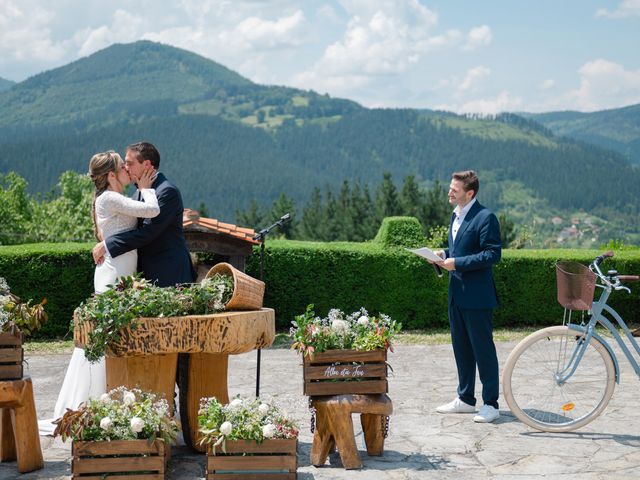 La boda de Jon y Alba en Bilbao, Vizcaya 287