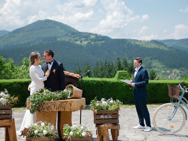 La boda de Jon y Alba en Bilbao, Vizcaya 289