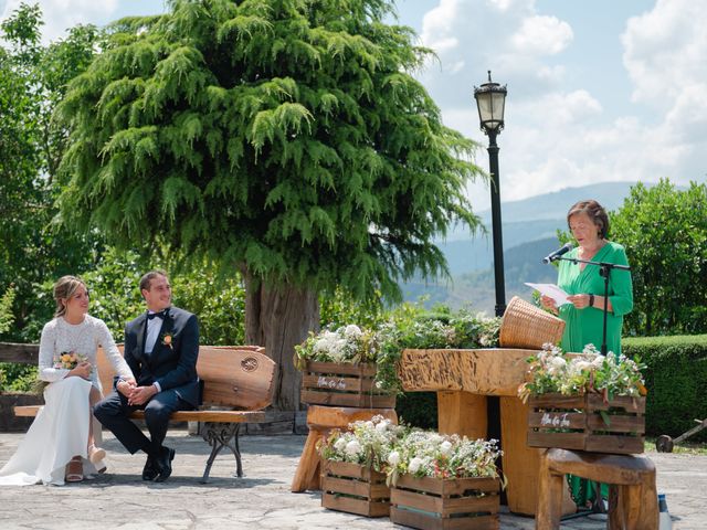 La boda de Jon y Alba en Bilbao, Vizcaya 317