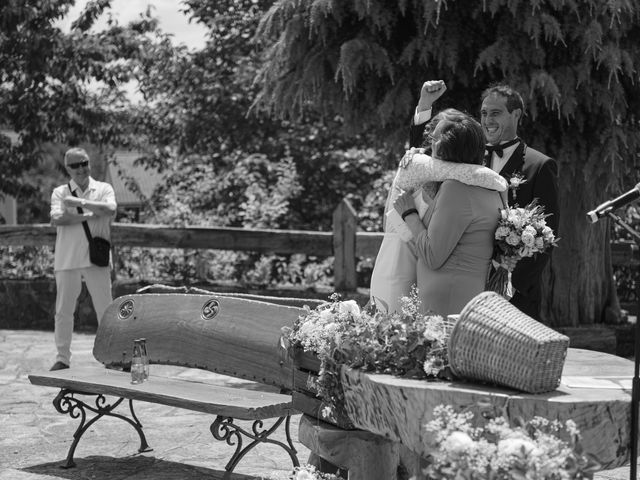 La boda de Jon y Alba en Bilbao, Vizcaya 328