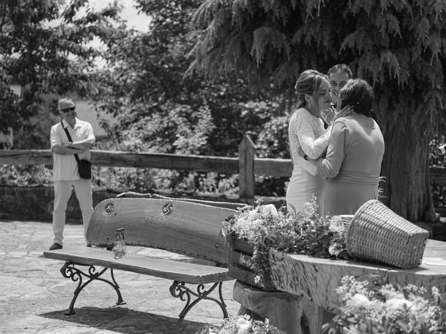 La boda de Jon y Alba en Bilbao, Vizcaya 330