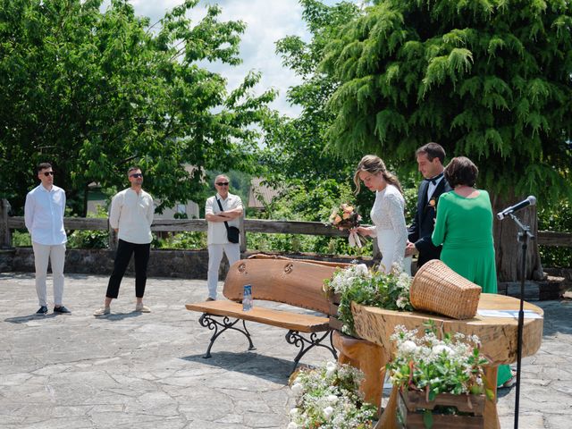 La boda de Jon y Alba en Bilbao, Vizcaya 332