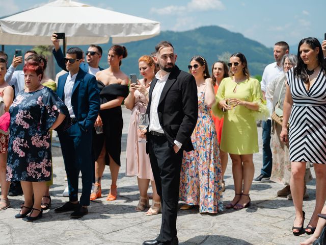 La boda de Jon y Alba en Bilbao, Vizcaya 365