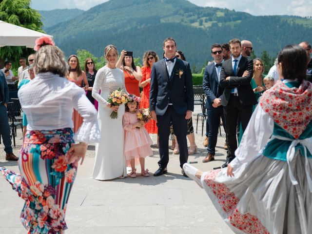 La boda de Jon y Alba en Bilbao, Vizcaya 366