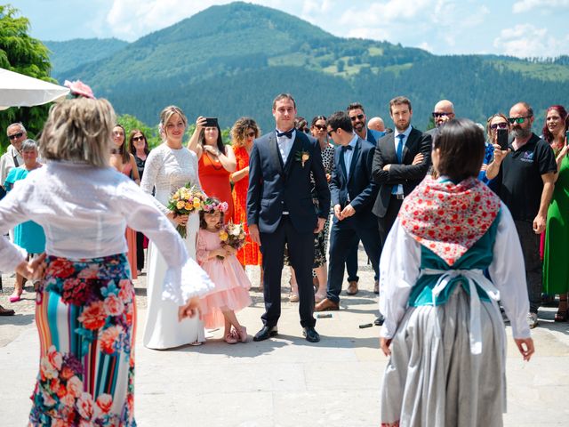 La boda de Jon y Alba en Bilbao, Vizcaya 367