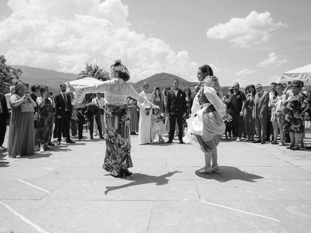 La boda de Jon y Alba en Bilbao, Vizcaya 371