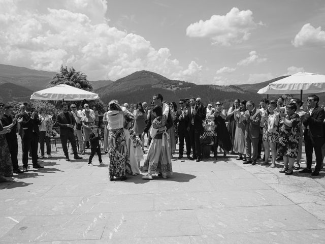 La boda de Jon y Alba en Bilbao, Vizcaya 379