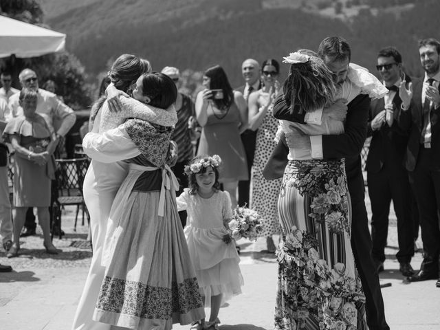 La boda de Jon y Alba en Bilbao, Vizcaya 380