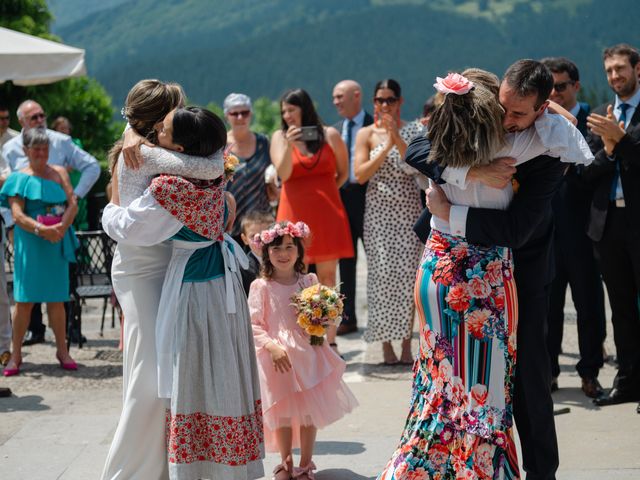 La boda de Jon y Alba en Bilbao, Vizcaya 381