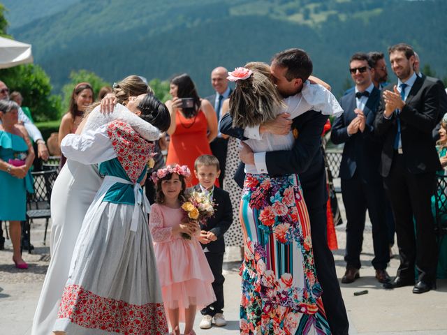 La boda de Jon y Alba en Bilbao, Vizcaya 382