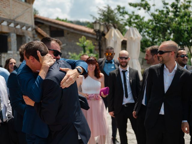 La boda de Jon y Alba en Bilbao, Vizcaya 398