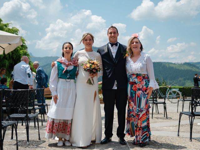 La boda de Jon y Alba en Bilbao, Vizcaya 421