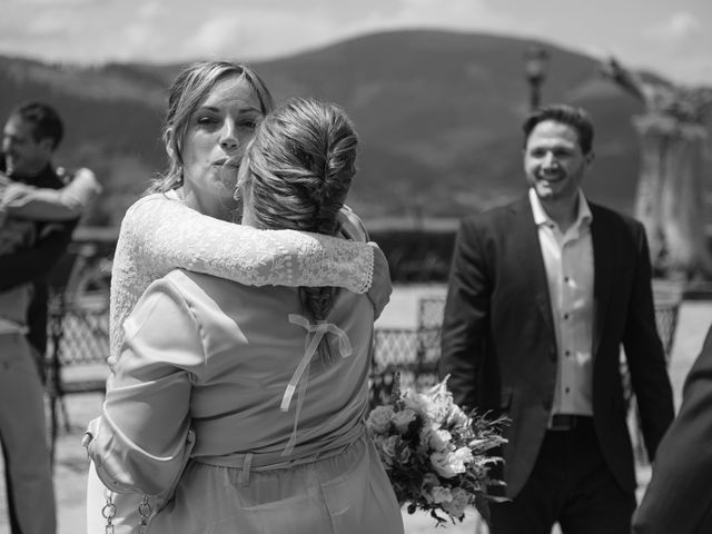 La boda de Jon y Alba en Bilbao, Vizcaya 422